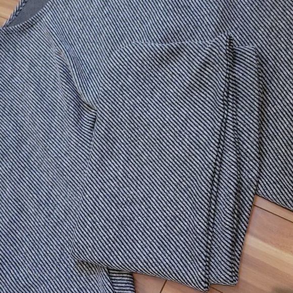 Nwt MARALLIS heavy knit top with detachable collar/scarf - Picture 5 of 5